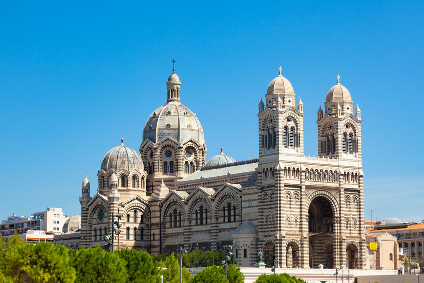 Voyage en France : pourquoi visiter la basilique Sainte-Thérèse de Lisieux ?